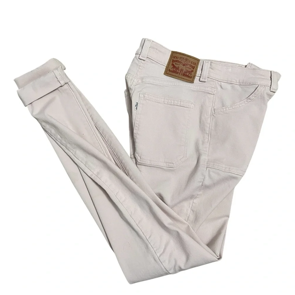 Levi's Women's 721 High Rise Skinny Jeans in Light Pink - Picture 2 of 9